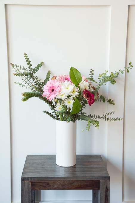 Easy method for creating professional looking flower arrangements and bouquets using grocery store flowers!