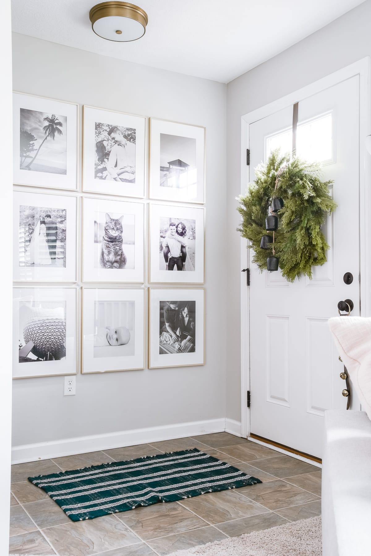 How to Make a DIY Minimalist Gallery Wall: The Best Layout Ideas