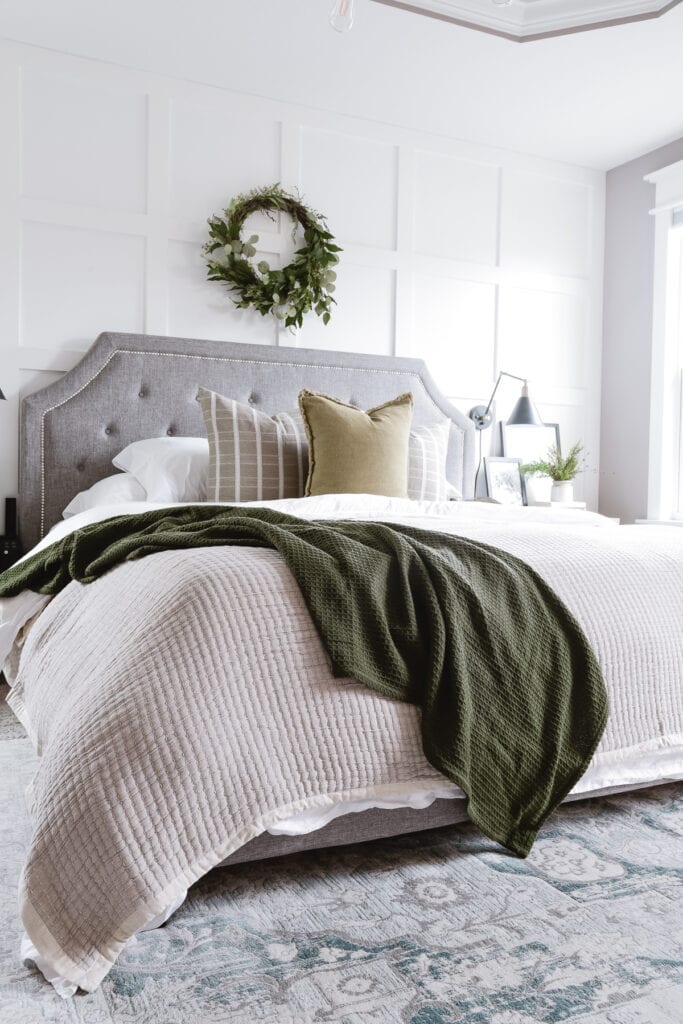 https://www.christeneholderhome.com/wp-content/uploads/2022/12/Christmas-Bedroom-2022-86-683x1024.jpg